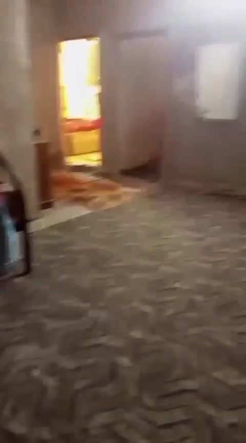 بيت للبيع مشتل شارع لمطبك مجمع فدك مساحه 200متر واقع حال منطقه جبيره وهادئه وخدمات متوفره مشموله بتمليك لبيت مسلح ولفوك سندويش لدرج خارجي تكدر سوي بيتين او ثلاثه سهل لتقطيع بناء خير من الله مال عائله جبيره لسعر 70بي مجال بسيط لشراي يتصل على الرقم ***********
