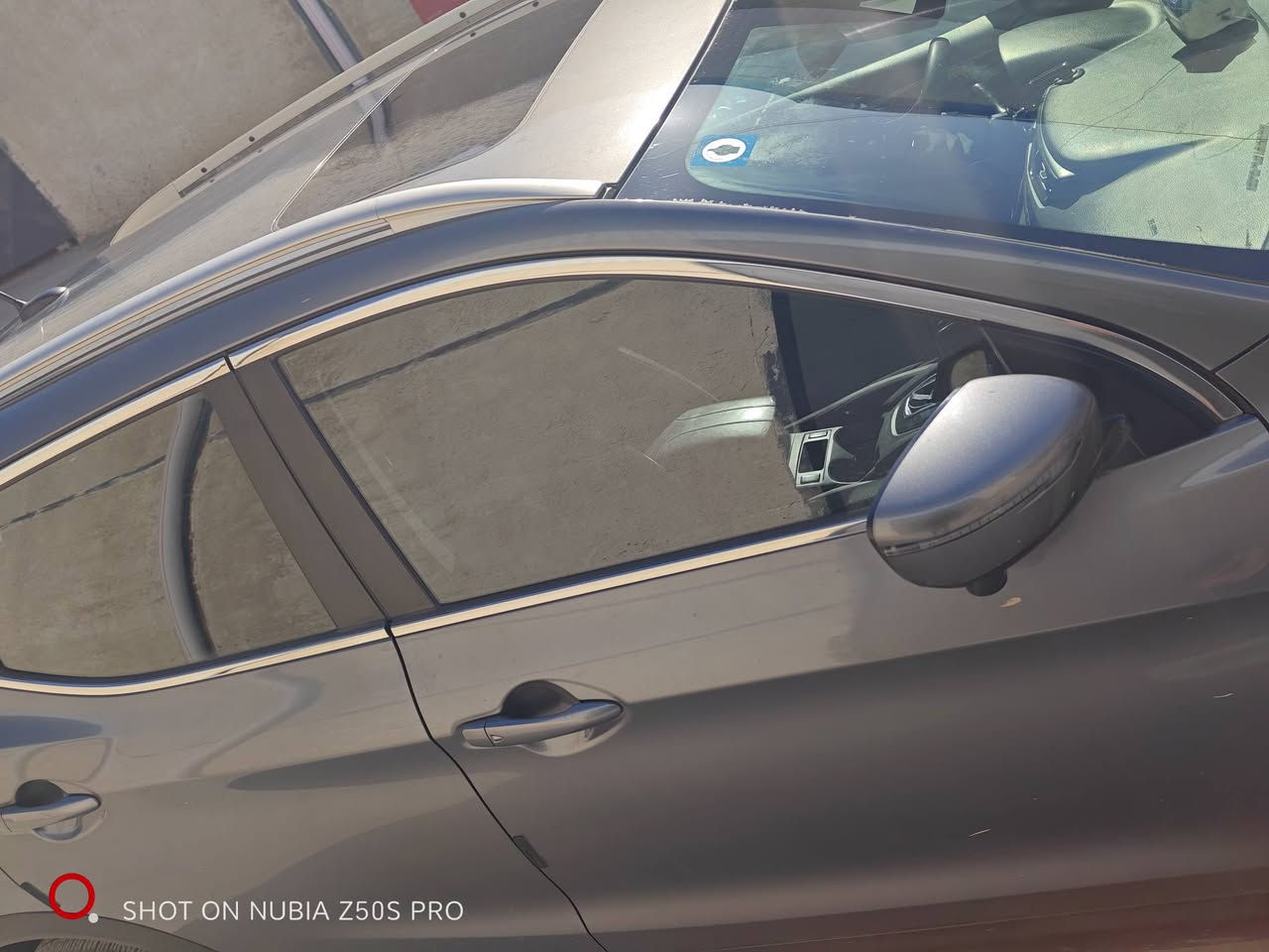 ٢٠١٧ sl فول
البيع مستعجل بالسونار تقره مفتوحه ٤ بيبان بس السياره ماخذها  على ايدي ماشية ٦٠٠ كيلو جانت هسه مشت ٧٥ الف كيلو جاملغ السايق مبدل وبيها بارد جاملغ خلفي السنويه جديده بغداد السياره جاهزه تايرات امامي جديد صدر جديد السعر ١٢٠٠٠ الصور السياره ما مغسوله المواصفات sl معروفه 
الرقم ***********
