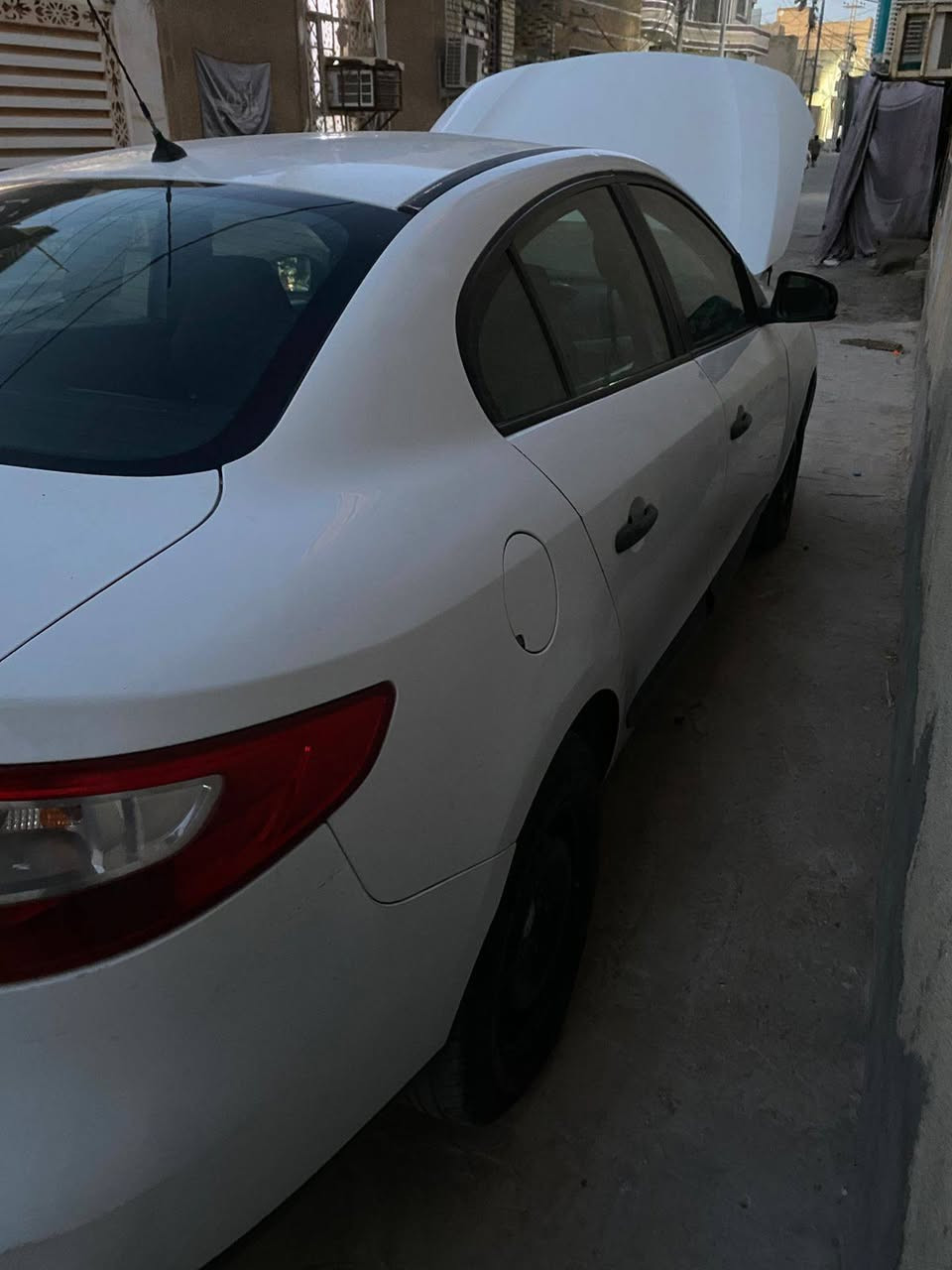 سلام عليكم حبايب 
رينو فلاونس موديل 12 للبيع 
رقم بغداد الجديد مشروع وطني تحويل ثاني يوم 
اخوان السيارة مكفولة كفاله عامه ما عدا الجاملغ الخلفي بي بارد اقل الشبر ورصعه بل قماره اثر سوبايه السياره جاهزه وكل نقص مابيها كير محرك قبق اصفر المرغوب تبريد خير من الله تخم تاير السياره جاهزه السعر 65 وبيها مجال مكانك كربلاء المقدسة حي الزهور 
***********
***********
