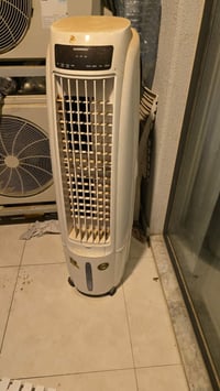 طاولة تلفزيون • خشب تركي • طول ١٧٠سم