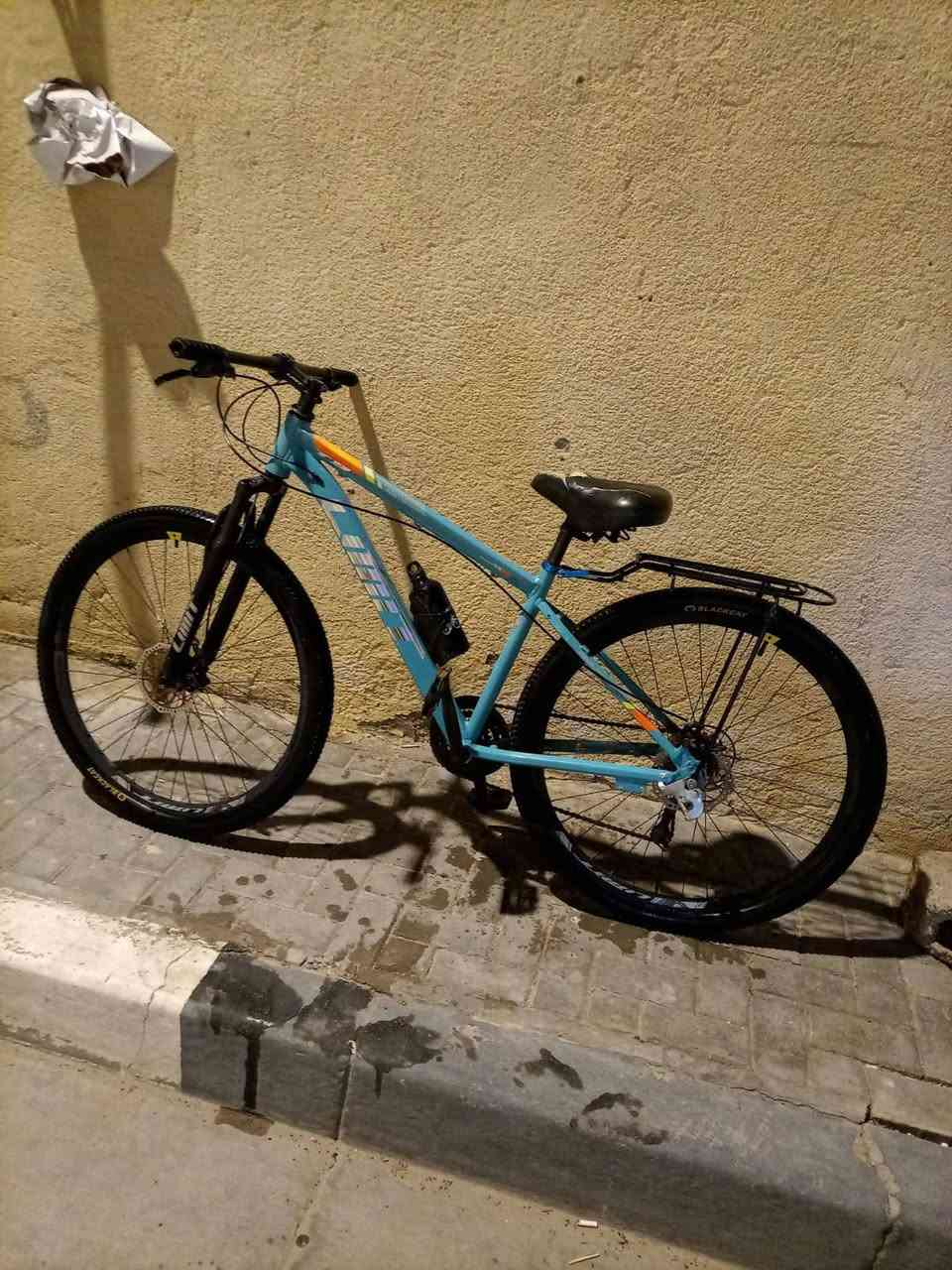 بايسكل جبلي للببع  السعر 100الف عنوني بصرة المعقل
***********
