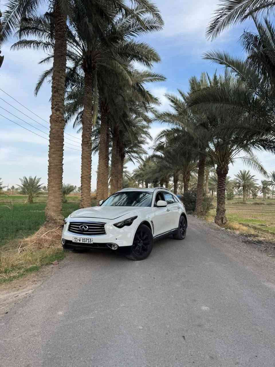السلام عليكم بيع مستعجل
انفنتي fx35 موديل 2011 

لون ابيض صدفي مصبوغة حزام 

حادث غرق مبدل ضفاير و عقول 

ملاحضة : السيارة فول مواصفات بس شاديلها ضفاير مال عمية يعني نص المواصفات المذكورة مو شغالة حالياً 

السيارة اصلها فور ويل محور تو ويل 

مكينة نضيفة ممفتوحة 

ادامة كاملة جديد بلكات نوزلات مجاول 

گير جديد تيست 

اكسل جديد تيست 

صدر خلفي جديد 

صدر امامي نضيف ناقصة بس دبلات 

زوج تايرات جديد 

مواصفات السيارة : 

محرك v6 vq35 

كامرات 360 

حساسات 360 

مري قلاب 

فتحة سقف 

دخول ذكي 

كشنات كهرباء جلد تدفئة تبريد 

خزن ميموري 

جنطة كهرباء 

تحكم ستيرن 

السيارة اكفلك گشر نضيف و ميكانيك بشرط 

رقم بغداد مشروع وطني جديد تحويل مباشر ثاني يوم 

هزة لشهر الثاني 

السعر 90 و بيها مجال خير من الله

(بيع مستعجل) (بيع مستعجل) 

للاستفسار الاتصال ***********

اذا ما تحصل اتصال عالرصيد اتصل واتساب موجود 24 ساعة
