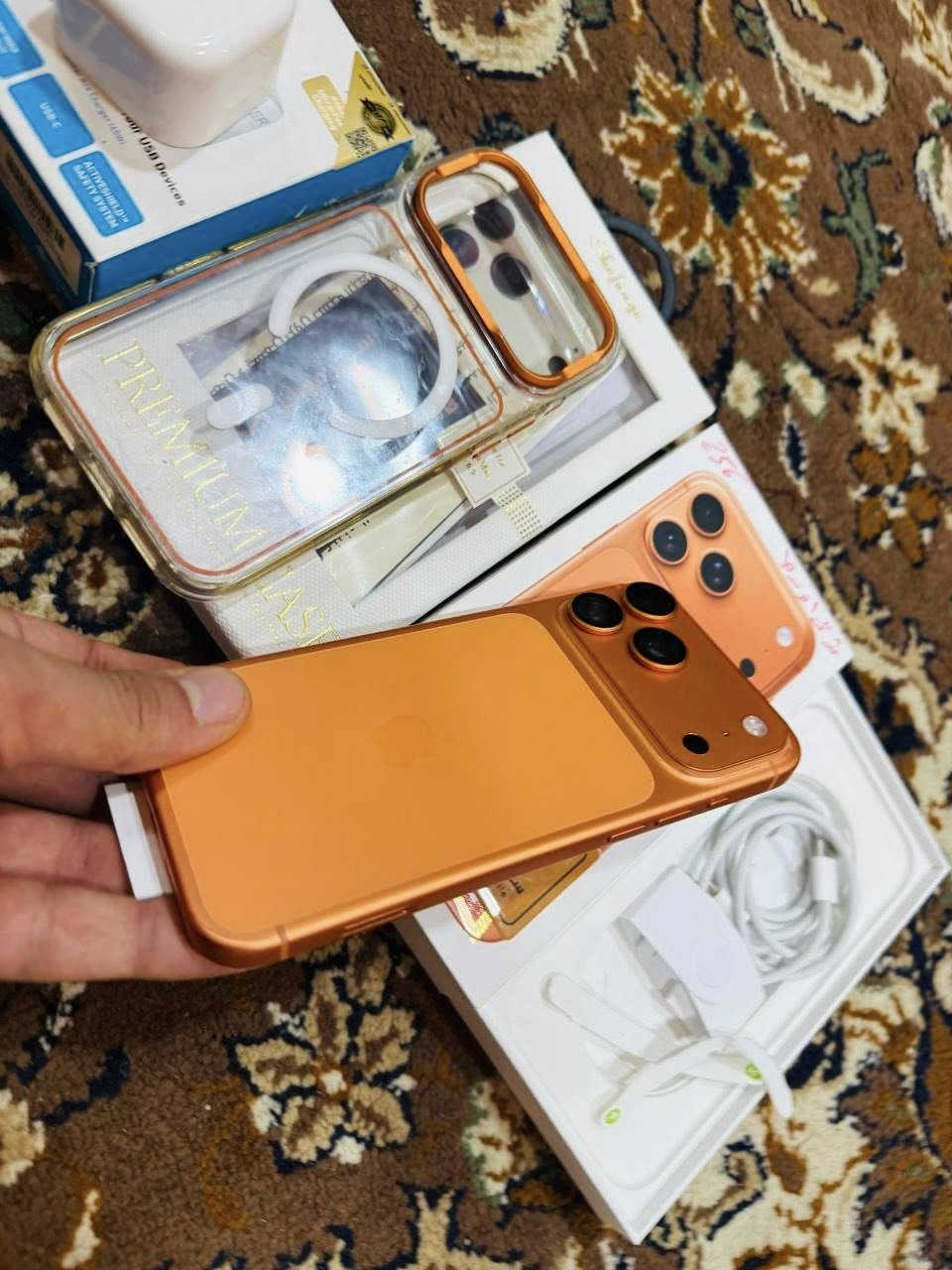 ايفون 17 برو ماكس 256 نسخه الشرق الأوسط 
شريحه سيمكرت منفذ
لونه برتقالي 
جهاز مغلف نانو سيراميك بالكامل
وبي لاصق شاشه اصلي 
وبي عدسات اصليه للكامرا 
وكفر وياه اصلي ماركه شفاف
وياه شاحنته وراس شاحن اصلي ابل 
وكارتونه وملاحقاته كامله 
جهاز مشحون 40 مره فقط 
جهاز سعره مليونين و200 
مكاني بصره شارع الوفود 
مو شراي لأ يتبعني ويكسر بسعر 
فقط شراي يراسل رجاءا


**إذا كنت صاحب هذا الإعلان وتريد حذفه لأي سبب، رجاءا أرسل رسالة إلى الدعم الفني**