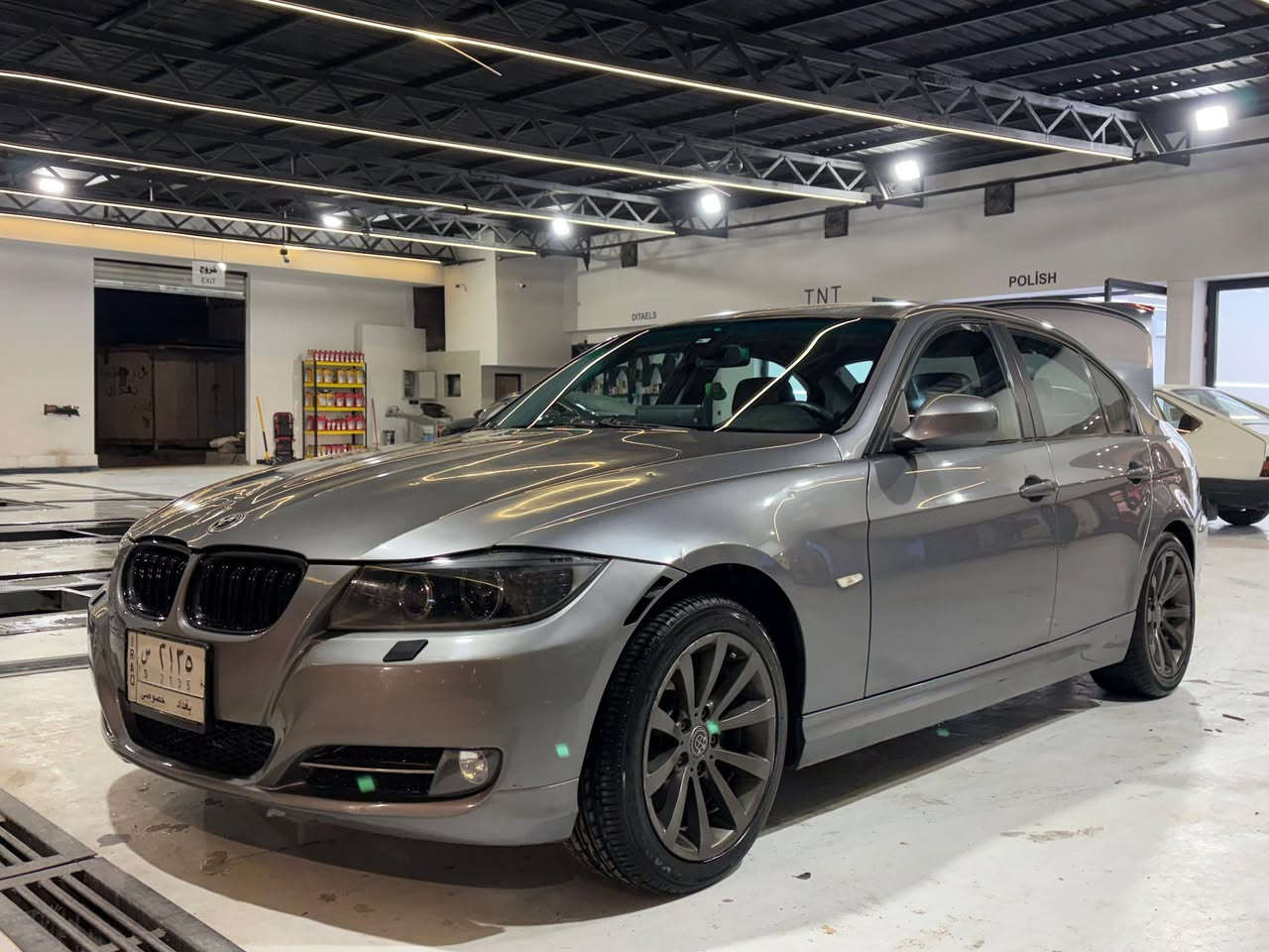 سعر جداً مناسب 
بي إم دبليو E90 (2009) خليجي 

بيها حادث بالجاملغ الامامي الايسر 
على كد شبر وباب الصدر بيه شخط 
ونصبغ على كده 
جاملغ وبابا الصدر (بدون دواخل)
محرك 4 سلندر
كير عادي 7 نمر
المكينة والجير لا يوجد بهما أي إشكال
الحدادية جاهزة فقط بوشة 
الأكسل يوجد بها بوش بسيط
شاشة أندرويد
كاميرا خلفية
تدفئة مقاعد أمامية
التبريد والتدفئة شغالان
عدسات أمامية أوزون ضمان سنتين
يوجد جراد بالبنيد وبداية القمارة
ويوجد حلوب بسيط بالقمارة
ماشية 255 ألف

🟥 الـسـعـر لايك واكتب تعليق (1)

مكاني: بغداد الكرادة
للتواصل: ***********
