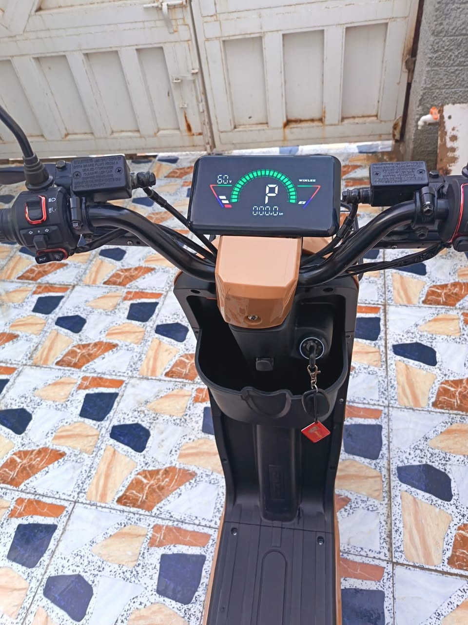 السلام عليكم دراجه شحن زيرو مماشيه ابد للبيع السعر 500العنوان ديالى بعقوبه التحرير للاستفسار الاتصال على الرقم ***********
متوفر واتس بالرقم
