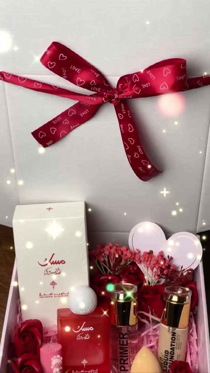💖✨ عيد الحب غير… لما الهدية تحچي إحساس ✨💖
مو بس بوكس، هذا حب متغلف بذوق 🎁❤️
عطر يفوح عشق 🌹، مكياج يلمع ثقة ✨، ورد أحمر ينبض غرام 💐
كل قطعة مختارة بعناية حتى توصل رسالة: هية غالية وبالقلب مكانها 😍💞

بوكس يلمّ كل معاني الدلع 💄🎀
رومانسية، أناقة، ولمسة حب تخلي اللحظة ما تنسى 💕
مثالي لعيد الحب، للمفاجآت، وللي يحبون يعبّرون عن مشاعرهم بذوق راقي 💌
لأن الحب يستاهل شي مميز🤍

سعر البوكس 23 الاف


**إذا كنت صاحب هذا الإعلان وتريد حذفه لأي سبب، رجاءا أرسل رسالة إلى الدعم الفني**