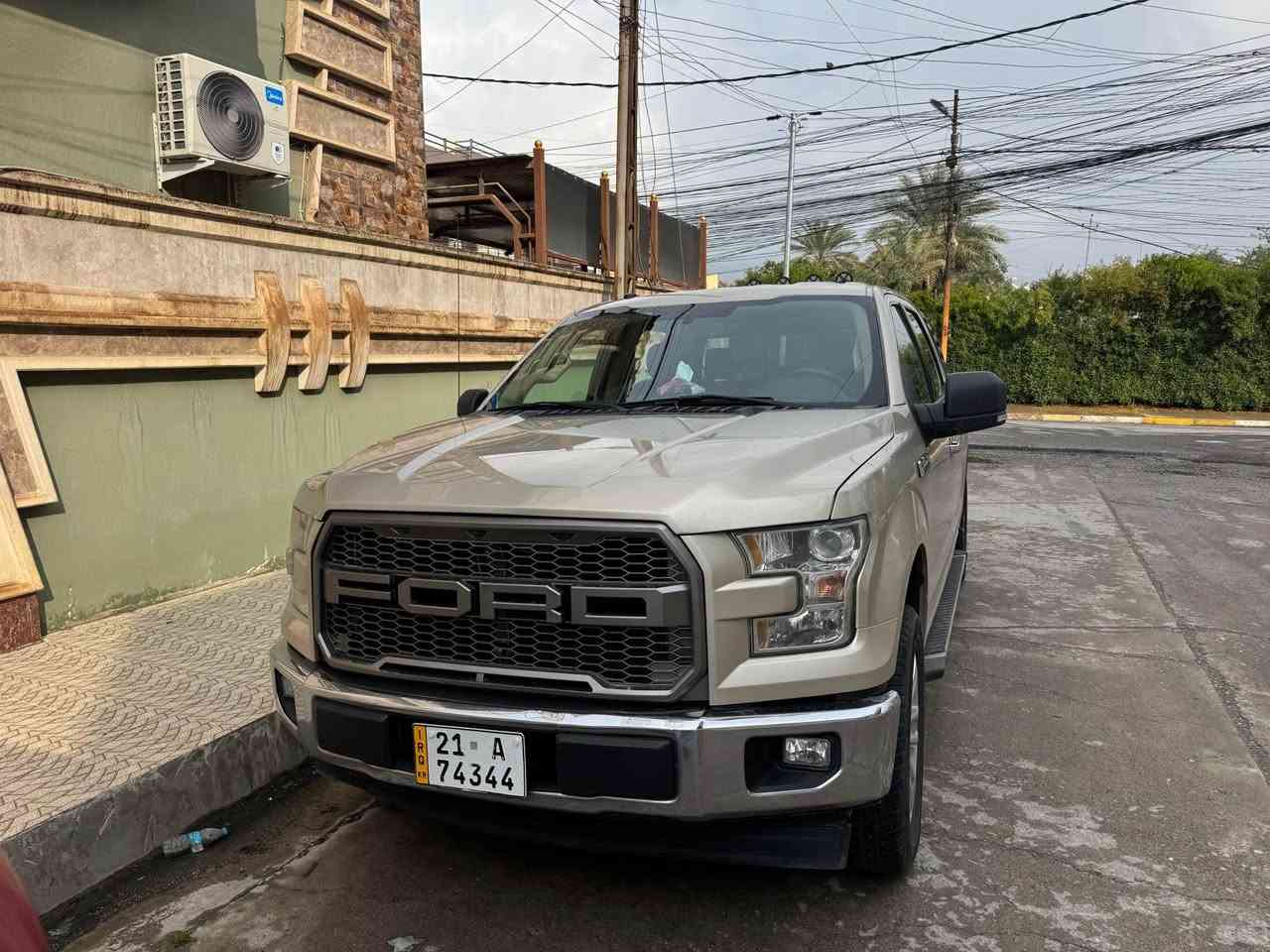فورد f150 2017 
مكينه 2700 توين توربو
باب طويل بدي قصير
تو ويل 
كير تعليك 
تحكمات ستيرن 

حادثها جاملغ و باب بدون ايرباك 
رقم سليمانيه شوط التحويل 
موقعها الموصل موصل, نينوى


**إذا كنت صاحب هذا الإعلان وتريد حذفه لأي سبب، رجاءا أرسل رسالة إلى الدعم الفني**