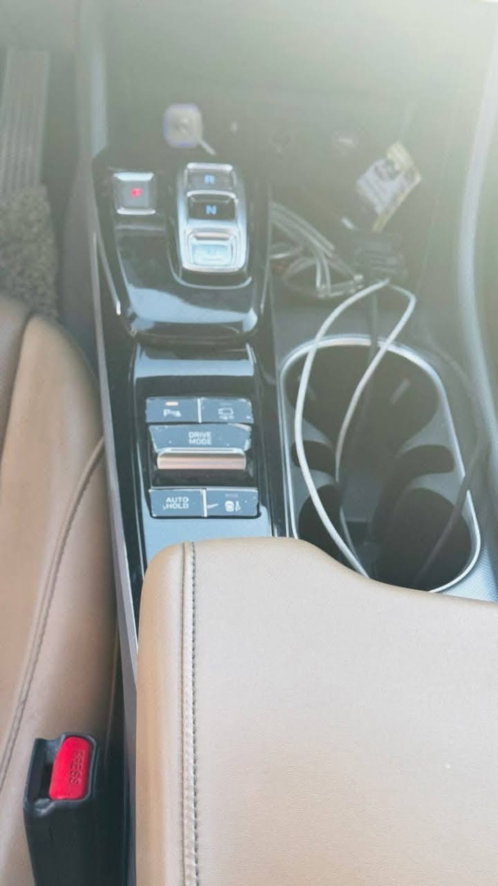 سلام عليكم
مواصفات

#الموديل : 2021

#الرقم : اربيل

#الضرر أمريكا» بابين

#المواصفات :

▪️السيارة: هونداي سوناتا LlMlTED لون أبيض لؤلؤي

▪️المحرك: 1.6T

▪️حجم الويل: ويل كب  18 مع طقم تايرات بحالة ممتازة

▪️تقديم وترجيع عن طريق البصمه

▪️لدات داخليه بلادي أصل 

▪️لايتات اربع عدسات زينون اصل مع حاجب LED مع اشارة LED

▪️بصمات عدد 2 للأبواب مع بصمة تشغيل

▪️عداد ليزري على الزجاجة الامامية

▪️قمارة بانوراما

▪️نظام 5 كامرات

▪️رادار امامي مانع تصادم

▪️حساس امامي اصل

▪️حساس خلفي اصل

▪️رادار جانبي (نقاط عمياء) بالمرايا الجانبية

▪️رادار امامي 

▪️رادار خلفي

▪️شاحن لاسلكي

▪️گير شفتر بالستيرن للتحكم بالگير العادي

▪️اشاير بالمرايا الجانبية

▪️كامرة خلفية دوارة اصل مع الستيرن

▪️شاشة الدشبول حجم كبير للتحكم بأيعازات السيارة

▪️كشنات السيارة جلد عسلي اصل

▪️گشن ذاكرة (خزن ميموري) لكرسي السائق

▪️تحكم فول كهرباء لكرسي السائق والراكب

▪️تدفئة وتبريد للكشنات الأمامية

▪️تبريد قطعتين امامي وخلفي

▪️گير لمس

▪️تشغيل عن بعد

▪️سستم صوت BOSE

▪️سايد بريك دگمة

▪️تحكم ستيرن جهتين بلوتوث وحاكية وكروس سرعة وتحكم صوت 

▪️نظام ABS مانع انزلاق

السعر المطلوب : 175 ورقة مع المجال

 

الاتصال على : ***********

النجف الاشرف - مكان المركبه
