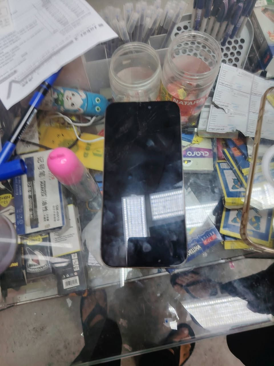 سلام عليكم
هاتف 15 pro max
ذاكره 256
شغال بس اكو خلل بالبورد شريحه عاطله
شاشه مبدل وضهر وبطاربه
كامره العدسه الاعتياديه عاطله  
سعر ٤٠٠
***********
متواجد عبر wattas app
