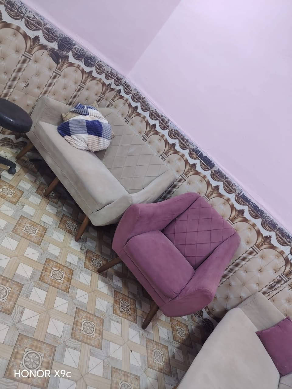 بيع قنفات استعمل قليل السعر 200.000 وبيهن مجال ***********
