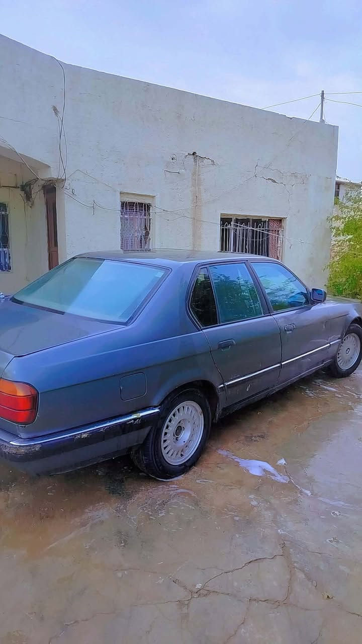 بي ام 735
محرك فل 
كير أوتو 
كير محرك شرط 
صدر تايرات شرط 
كهربائيات كلهة شغاله 
السيارة جاهزة 
سعر 37 وبيها مجال شي قليل 
رقم صلاح الدين تريد تحويل تريد وكاله 
مكاني صلاح الدين الزويه هـ ***********
