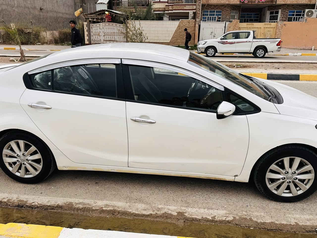 سيراتو  خليجي 2014 
محرك 1600
تحكم مقود 
مثبت سرعة 
حساسات 
الضرر مثل ماموضح بالسونار الصور مرفقة بالمنشور
للاتصال والاستفسار ***********
العنوان بعقوبة الجديدة نهر الحجية 
السعر 118$
