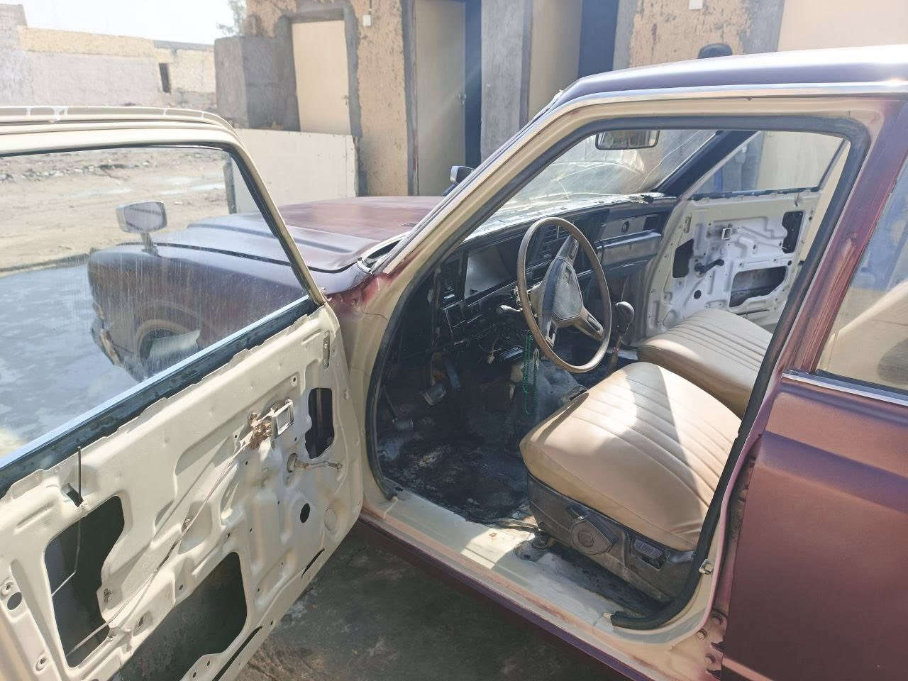 السلام  عليكم
سياره كراون موديل ١٩٧٥بلاديه كير  و محرك بلادي مكينتها خير من الله.رقم دولي سنويتهاصادره ٢٠٢٥ /١٢     السعر ٥٨وبيه مجال 
***********

***********
