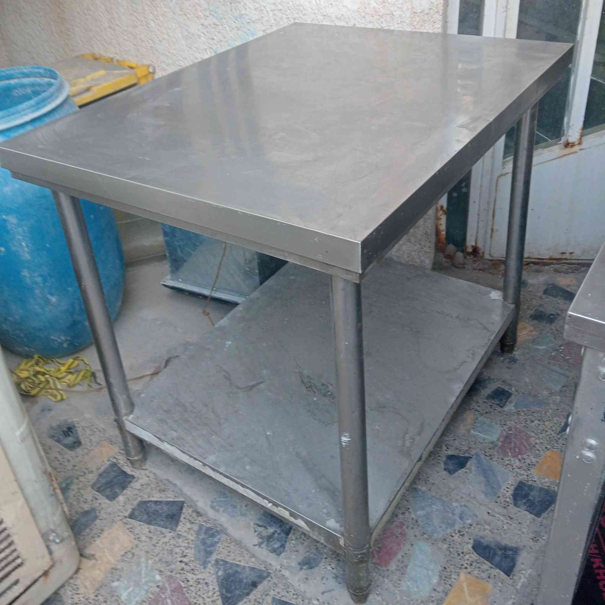 ميوزة  الوجه ستيل عدد2
طوله مترين
عرضه متر
سعر الواحد 175 ألف 

ميز ستيل طوله متر 
عرضه 80 سم 
سعره 110 آلاف

قلاية كنتاكي اخت الجديدة
استعمال شهر 
سعرها 425 الف

كريل بركر استعمال شهر
طوله متر ونص
عرضه متر 
سعره 325 الف

مجمدة اخت الجديده استعمال شهر 
طولها متر
سعرها 160 الف

طباخ 4 عيون شغل درجة اولى
طوله مترين 
عرضه متر
سعره 225 الف

بغداد سبع ابكار 
***********
غير متواجد على الفيس
