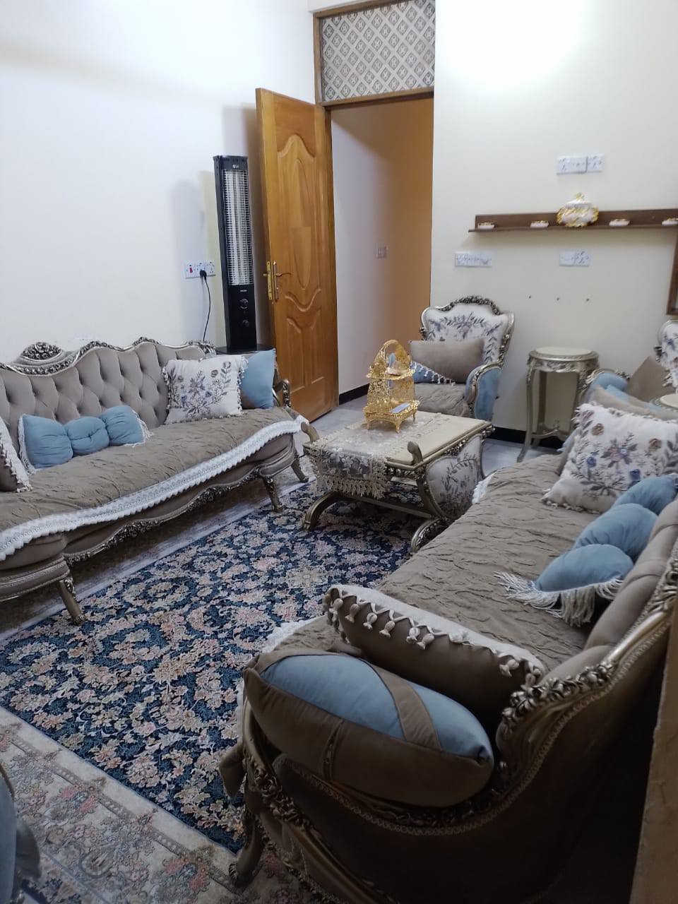 مشتمل جديد مساحتة 112 متر
الوجه 5 و النزال 22 
مدخلين 
يحتوي على استقبال و صالة مطبخ و 5 غرف نوم و خدمات 
عنوان المشتمل التجار شارع الأسواق خلف مطعم ميامي 

السعر 310 و بي مجال

📍عنوان مكتب الفرات للعقار حي اور شارع نادي النفط اخر استدارة قبل فلكة صباح الخياط 
📞 عباس العقابي ***********
