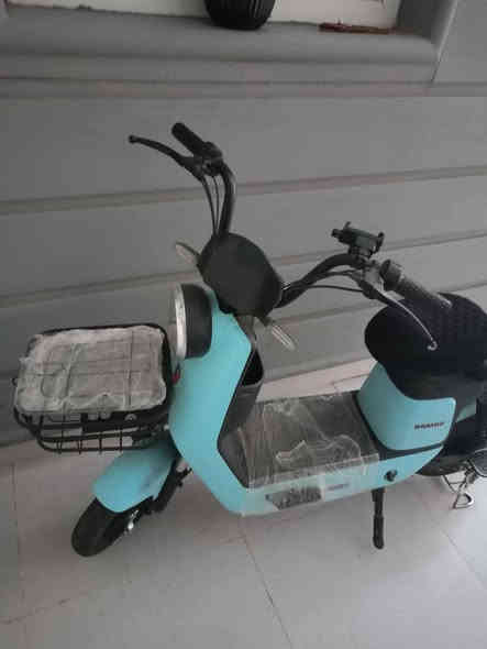 ماطور شحن به شرتي بي عيبي هه مو شتيك باكو جوانه حجمي ١٤ يه بترو شحني بي عيبه كرباي  هه مو بي عيبه نرخي ٢٢٥ هه زار توزي معمله         ***********
