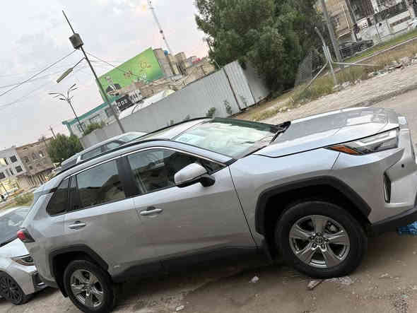 تويوتا راف فور هايبرد XLE موديل 2024
سلفر صدفي ماشية 9 آلاف 
فول مواصفات بصمة تشغيل وأبواب فتحة سقف وصندوق كهرباء والكراسي تدفئة وكهرباء والستيرن تدفئة ورادارات وتحكمات فول كشافات ال اي دي 
الحادث بسيط نصف جاملغ خلفي يمين وغطاء الصندوق 

السعر 230 وبي مجال قليل 

بغداد البنوك خلف شارع الفتلاوي
***********
