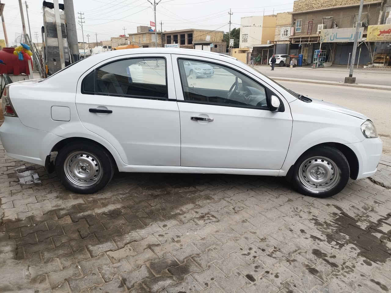 سلام عليكم افيو للبيع 2011 سعره 56 وبيه مجال
كير مكينه خير من الله 
تبريد ثلج 
صبغ عام 
***********
