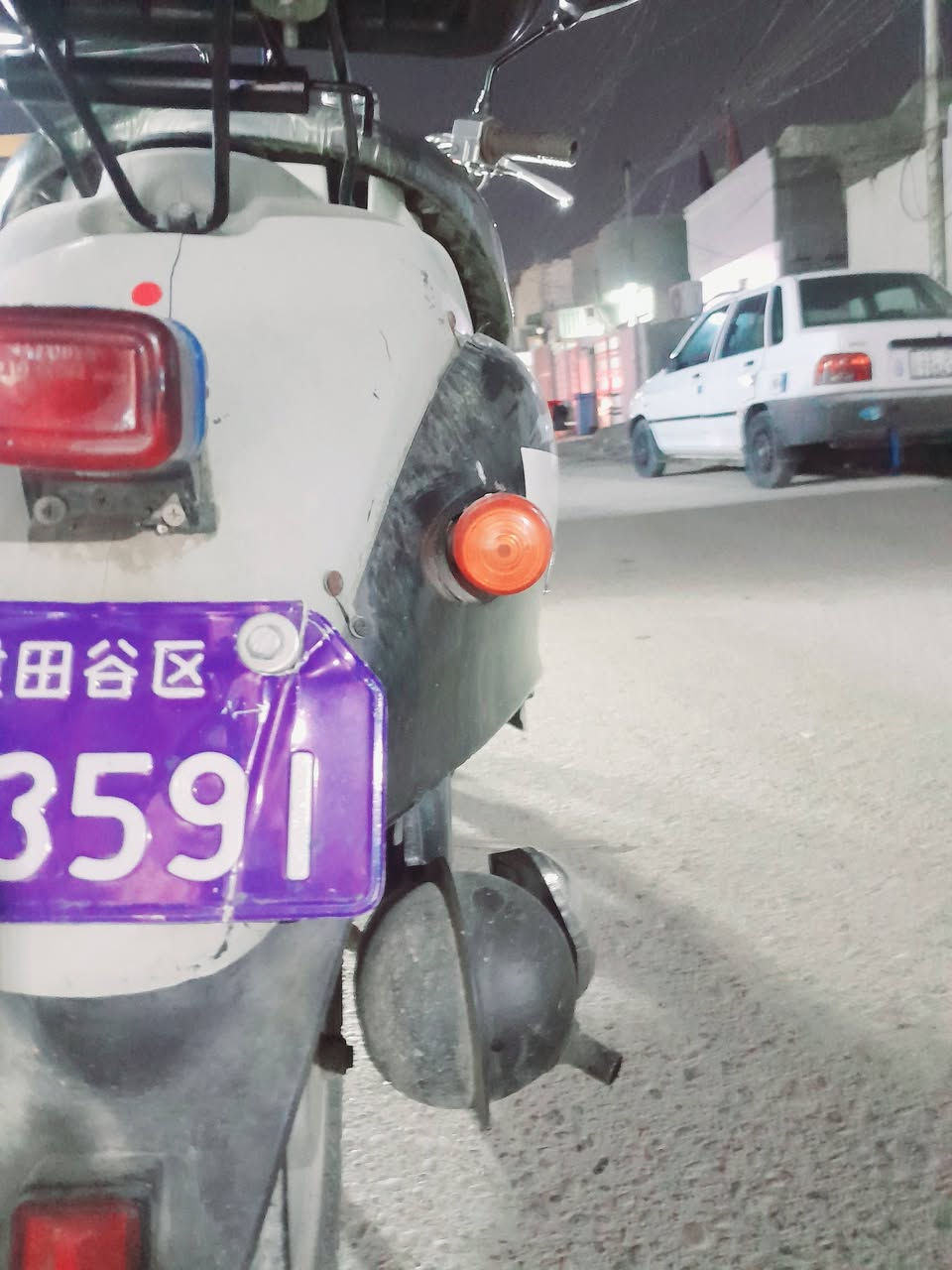 سلام عليكم دراجه عبد الحليم كلاسك كفاله البيع السعر 325الاستفسار الاتصال ع الرقم ***********
