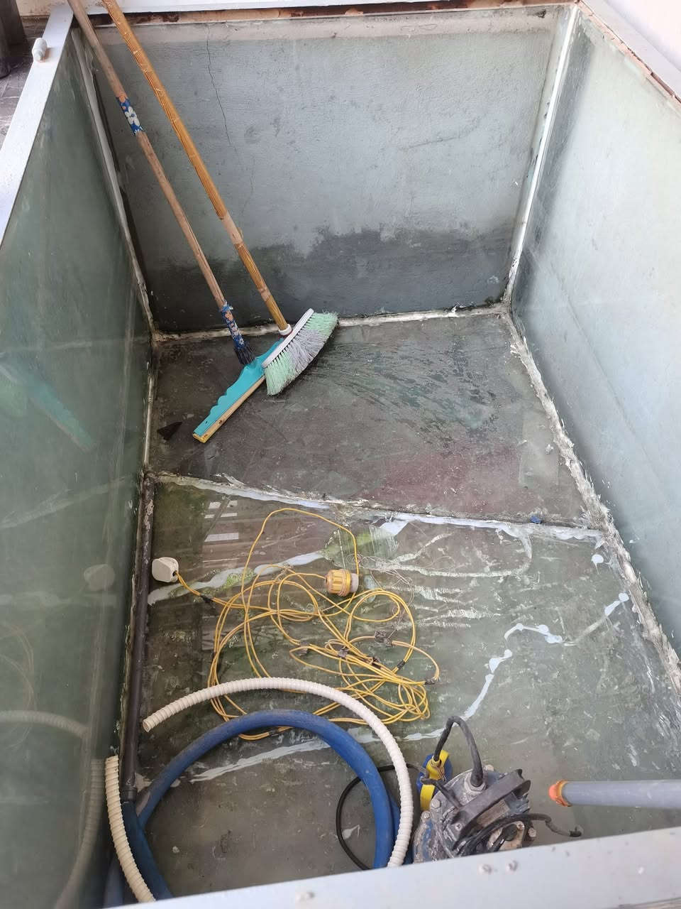 شوايه وحوض وغطاس وشوايات سمك وسنك سعر الكلي 500.  ***********
