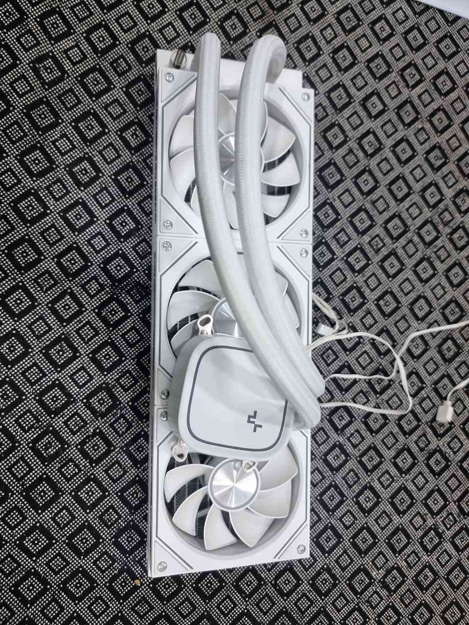 سعر مبرد مائي بدون مراوح 30 الف 
سعر المراوح عكسيه 3 قطع ب 40 الف منتصلات وحده بل ثاني 
سعر المبرد معه المراوح 70 الف 
مبرد نظيف كلش وكل غراضه موجوده 
سبب البيع اخذت واحد ابو شاشه


**إذا كنت صاحب هذا الإعلان وتريد حذفه لأي سبب، رجاءا أرسل رسالة إلى الدعم الفني**