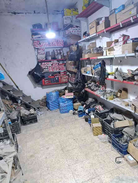 ,يتوفر في مركزنا جميع قطع غيار حاويه وجديد لسيارات  ( لاندكروز // لكسز // وبرادو .)  قطع صدر. اجزاء محركات وجميع المواد التي تخص تلك السيارات 
العنوان : بغداد صناعه البياع شارع السابع
***********
***********
ويوجد توصيل لجميع المحافظات
