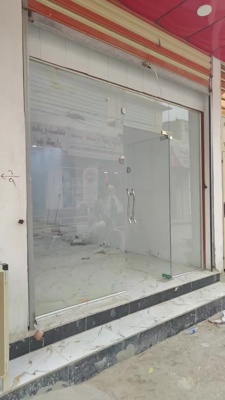 جام خانه زجاج   مستعمل نضيف  سعر مناسب 
للاستفسار الاتصال بلرقم ***********
العناوان.  الحي
