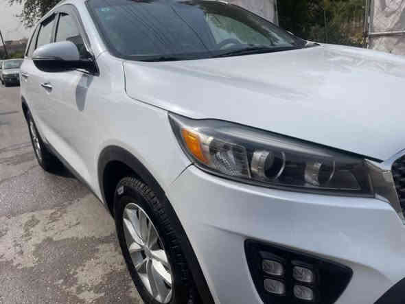 سلام عليكم سورنتو موديل 2016 بغداد  محرك 4 خمسه راكب ضربتها خفيفه جدا فقط بنيك يعني شرط لادواخل ولا ارباكات اريد مراوس بسورنتو 2022 فما فوق الاتصال ***********
