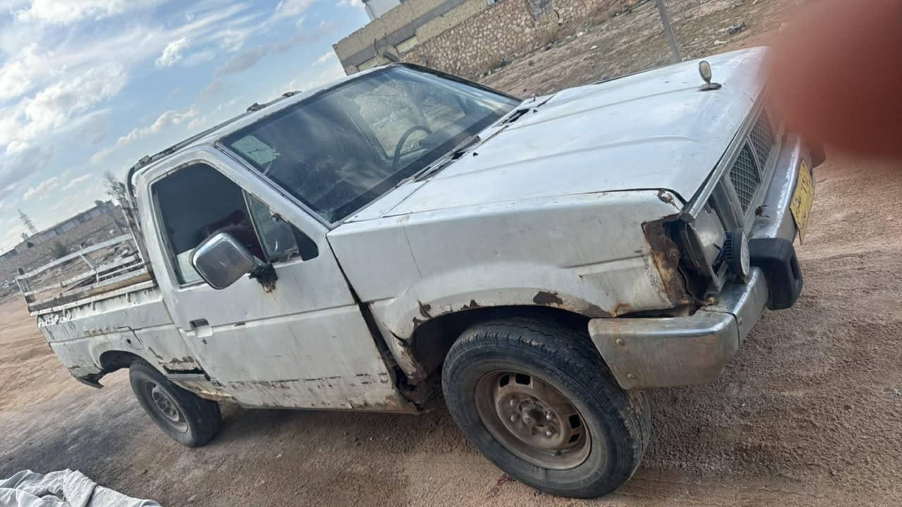 سلام عليكم
نيسان٨٩ رقم انبار شواصي مكفوله سياره شغاله 
كوم حديد// مكان نجف// سنويه اصليه سعر ٩ الاتصال ***********
