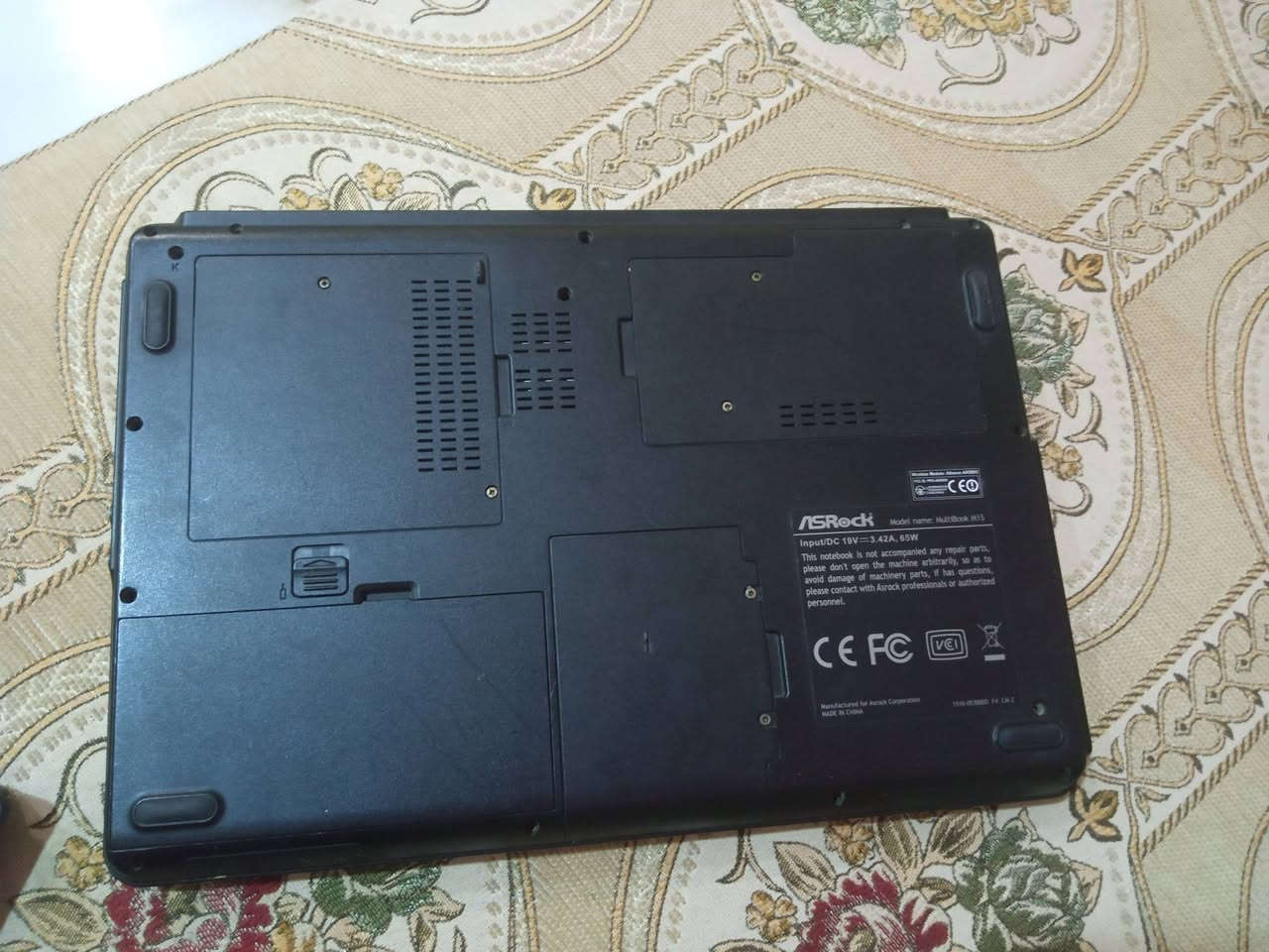 سلام عليكم عندي لابتوبات عدد2 واحد DELL والثاني ASROCK ثنينهن شغالات بس البطاريه منتهي يعني ع الكهرباء يشتغلن ال DELL السماعات واكفه والكيبورد نص واكف ونص لا وياه شاحنه وكيبورد خارجي جديد ومواصفاته و النضافه موضح ب الصور أما ASRock هم شغال وكامل و البطاريه هم واكفه يعني ع كهرباء مباشر الماوس المس مره يشتغل ومره لا انطيك ماوس خارجي وياه والنضافه والمواصفات هم موجوده ب الصور ابيعهن ثنيهن سوه قيم بما يرضي الله اني انطيتك الي بيهم بعد وهذا رقمي ***********
