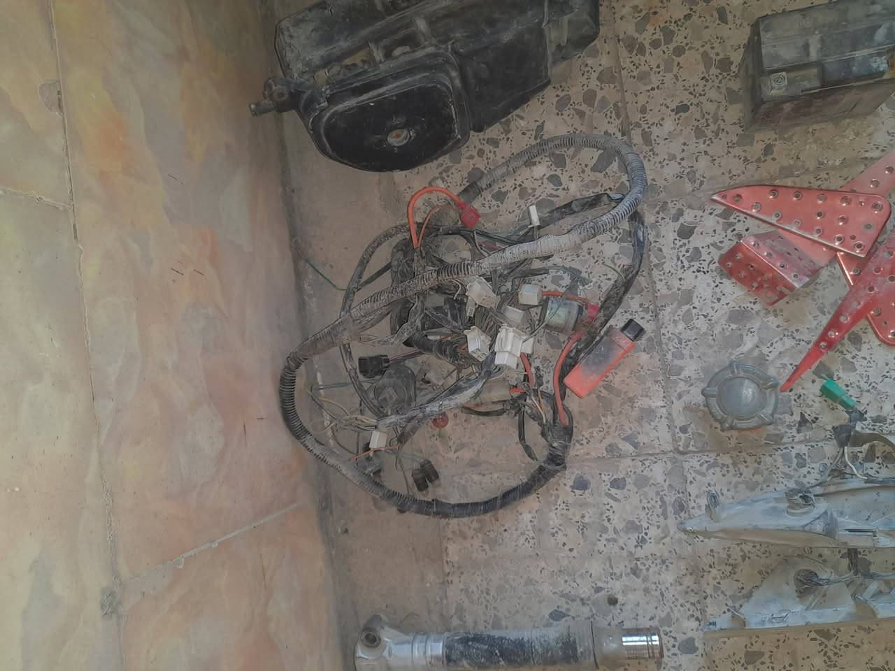 غراض ماكساات تفصيخ كله شغال وكاله كلشي موجود وسعار مناسبه مكاني قرنه *********** تفصيخ كلشي موجود شتريد موجود
