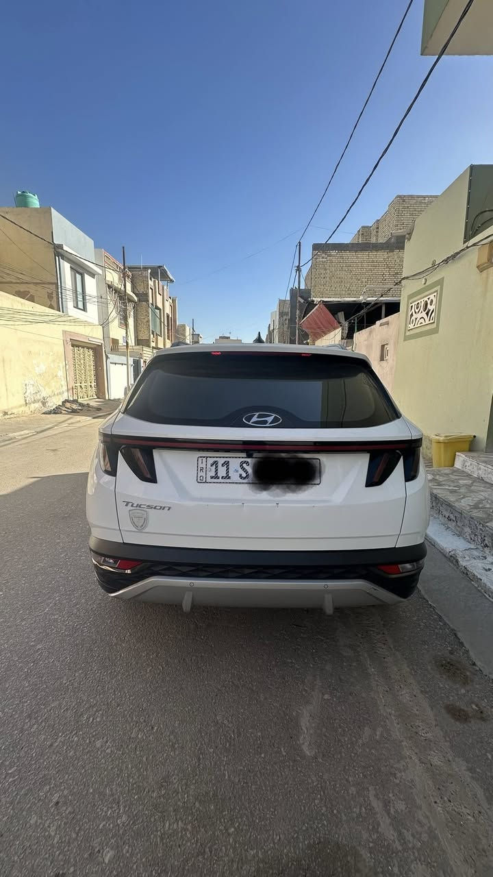 السلام عليكم توسان للبيع موديل 2023 مكفوله كفاله عامه ماشيه (53)بيها شخط بسيط بالجنطه  لون ابيض رقم بغداد الدولي باسمي مكاني النجف السعر (235) بيه مجال بسيط
المواصفات 
شاشة لمس جبيره _ كامرة دواره  _ نظام سبورت _ ايكو _ مانع انزلاق _اشاير بالمري _حساس امامي وخلفي _ تشغل عن بعد _ كشنات جلد بيجي _ بصمه دخول الأبواب _ حركة المقاعد الاماميه كهرباء _ تبريد امامي وخلفي _ فحص أنظمة السياره _ تحكم مقود صوبين _ نظام مانع انزلاق _ سايد بريك بصمه_ ABS_ USB _Bluetooth
***********
