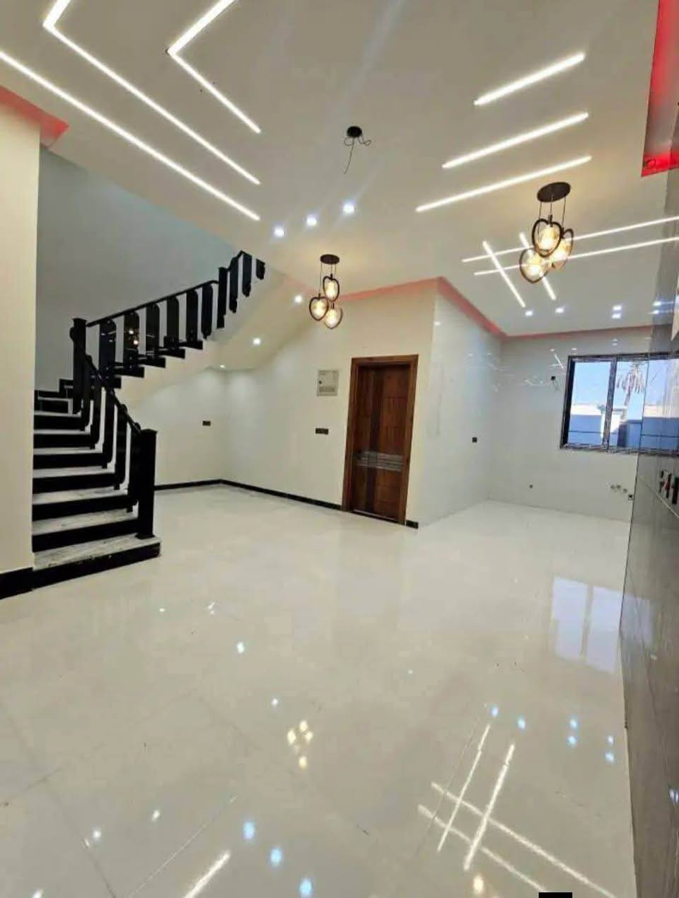 🏡 #دار_للبيع – ابي الخصيب الكطه مقابيل البهادريه
📐 المساحه 200م
💰 السعر 235 مليون قابل للتفاوض
🚗 يبعد 300م عن الشارع السايدين وتبليط لحد الباب
✨ يتكون من : 6غرف نظام سويت + صاله + استقبال + مطبخ حار وبارد + صحيات داخليه وخارجيه + حديقه + كراج
📑 طابو عراقي وكالة باسم المشتري مع نسخة من الطابو
🏗️ الاساس رفت
📞 عقارات الخالدي
***********
*********** البصرة, العراق
