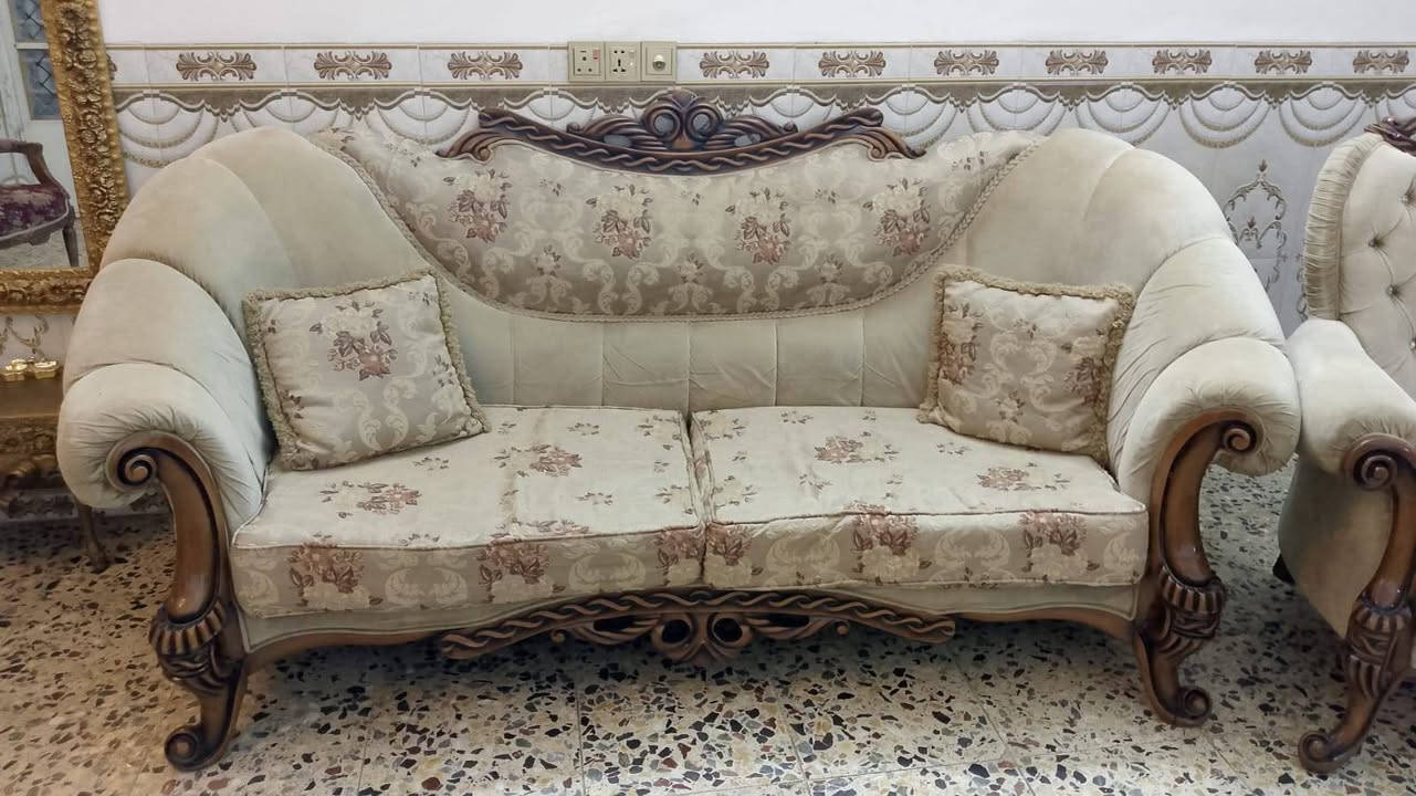 السلام عليكم تخم ايطالي ملكي للبيع مابي اي ضرر مكون من 8 مقاعد المكان بغداد للاستفسار خاص✨


**إذا كنت صاحب هذا الإعلان وتريد حذفه لأي سبب، رجاءا أرسل رسالة إلى الدعم الفني**