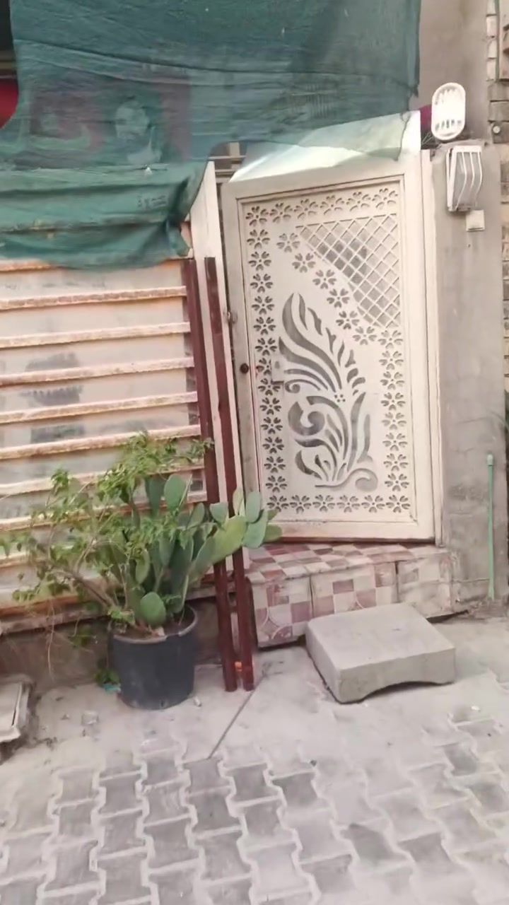 سلام عليكم  ٧٥ متر للبيع  عل غربي  قرب سكلت حيدر التميمي السعر عل رقم  ‏‪***********‬‏
