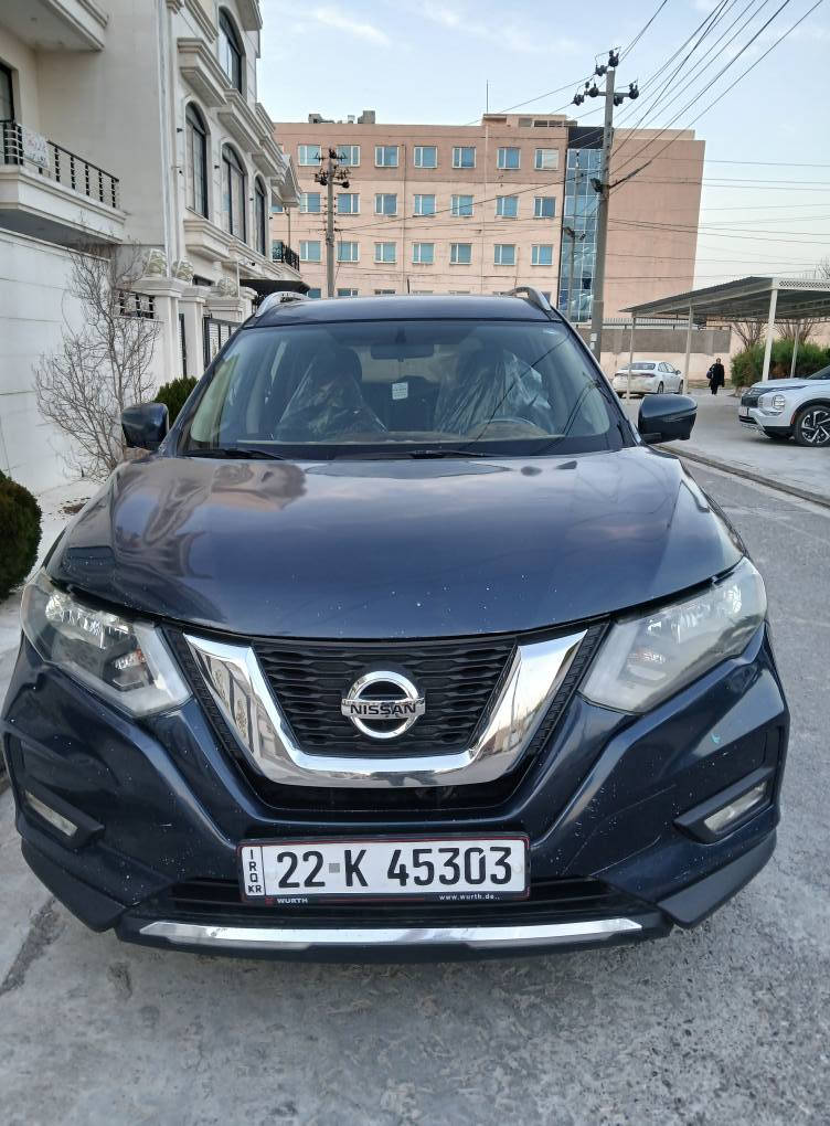 نیسان ڕۆگ 2016 SL  دەبل ئەکسل بەسمە کوشن کارەبایی کوشن جلد و،هیتەر ئاوێنە کارەبایی تەنها سلاید نیە دوو پارچەونیوی پێشی هەیە شاسی وبەتانەی نەگرتیە  هەموو شتی نوێیە نرخی 124وەرەقەیە ...هەولێر *********** أربيل, العراق
