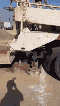 حفر آبار مائية • كشف مياه جوفية • فلترة حصى ١٥سم