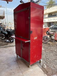 ميز مال جاي جاهز وجديده مكان كاظميه سعر 250 مع محلقاته  07737547535