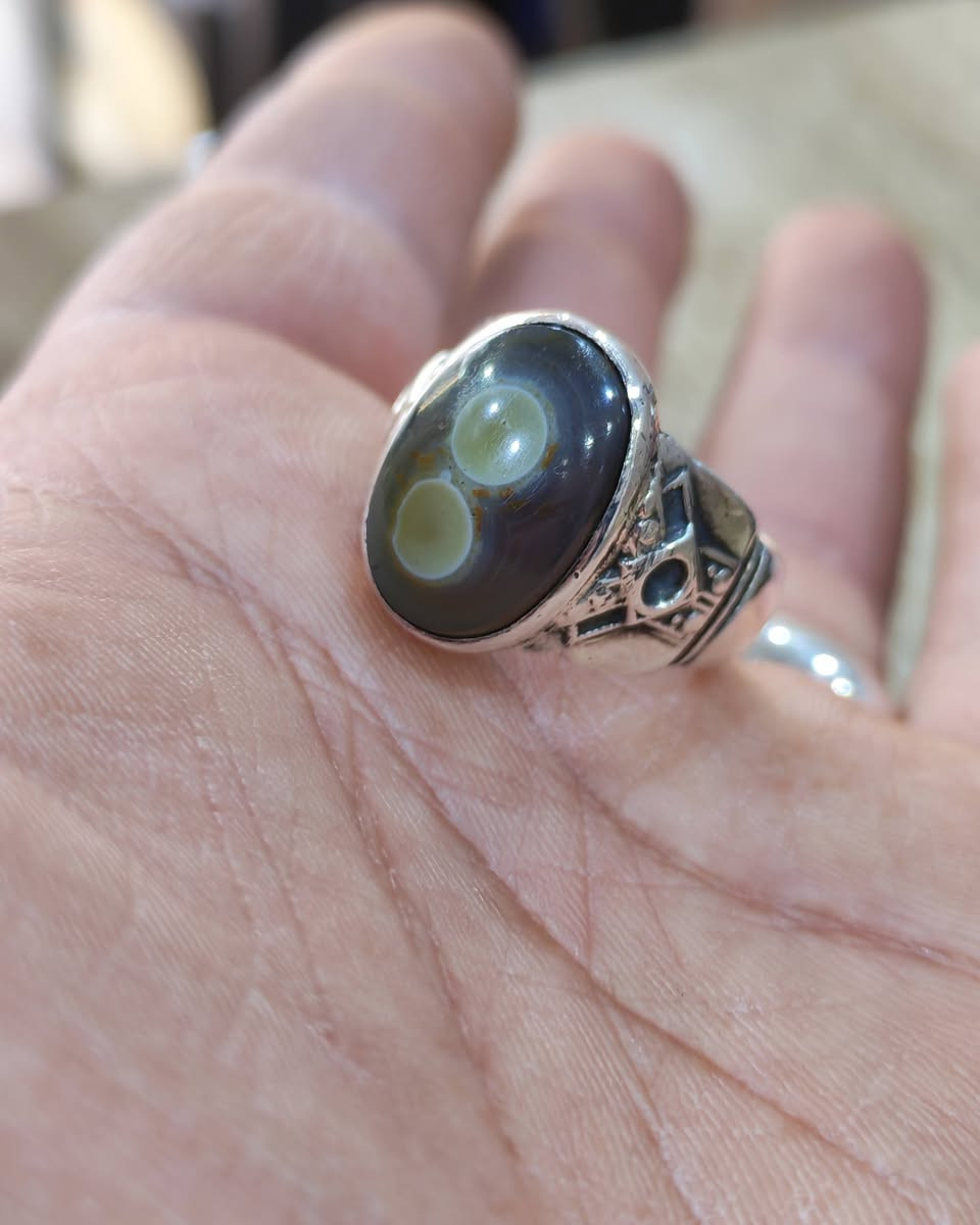 سليماني عينتين متساوية صياغة يدوية***********بغداد
مقاس 23 ونص
