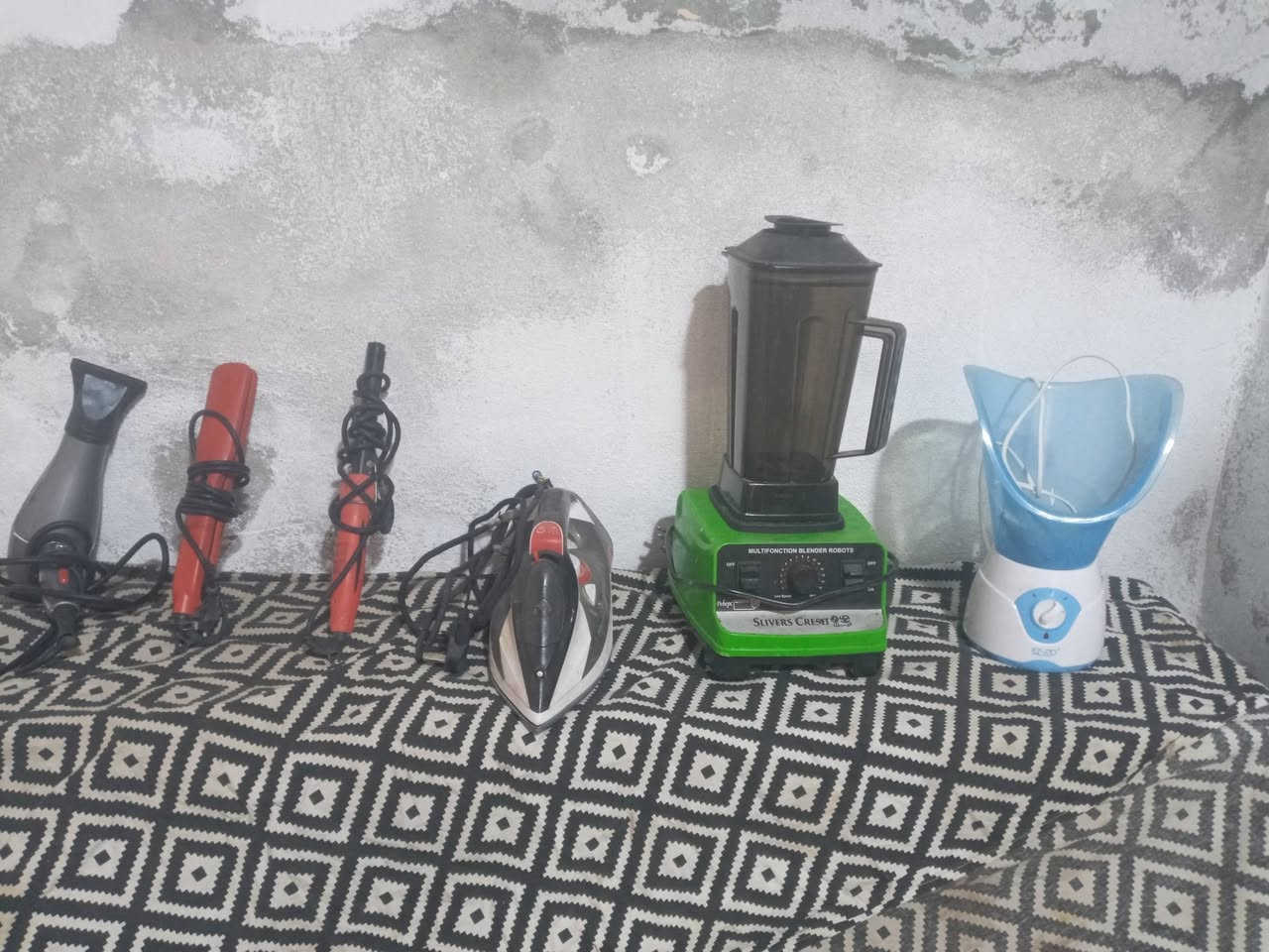 سلام عليكم للبيع   السعر   350 كلهن واتساب ....***********
