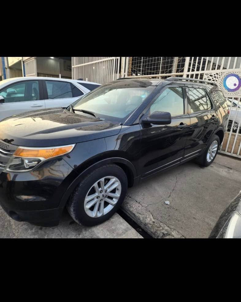 Ford explorer  v6. 2012  
شاشە گچکە بێ سلایت شەریکە نیڤا   سبوغی نیە تانها چوار جێی بچکووک تعدیل سارد.  سەیارەکە زۆر خاوێن و بێ مەسروفە   لۆ تەفاسیلی زیاتر پەیوەندی بکە  ژم. *********** واتسئەپ ڤایبەر أربيل, العراق
