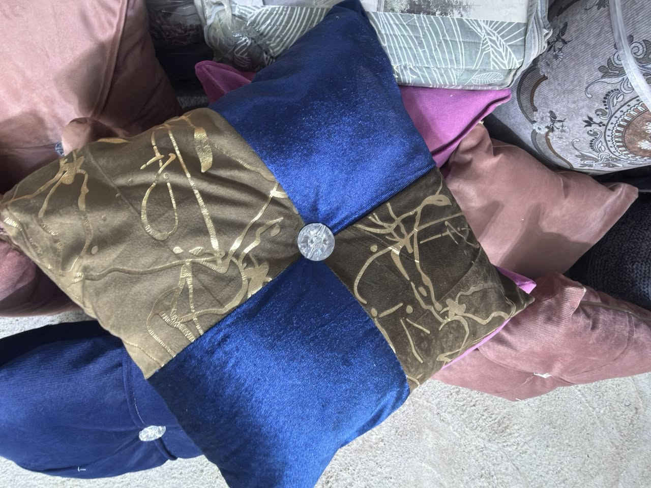 اللهم صل على محمد وآل محمد 

#موسم_الصيفي 

تم وصول كوشه ديباج جاهزه 

السعر ب4000 دينار 
 
#اسعار_مناسبة_جدا

#كل_هلا_بيكم🌷🌷
 
العنوان 📍

حي الصدرين الثانية خلف مدرسه حسان بن ثابت 

#توجد_خدمة_توصيل_داخل_قضاء_النصر
#للاستفسار_مراسله_الصفحة

#متابعة_حسابنا_الانستغرام

https://instagram.com/alii_hh90?igshid=NGVhN2U2NjQ0Yg==

#متابعة_البيج_الفيسبوك 
 https://www.facebook.com/profile.php?id=100063565641788&mibextid=ZbWKwL

#تابعونا_على_قناة_تيليكرام 

https://t.me/ali90hassan

#الموقع : 👇👇
https://maps.app.goo.gl/
zwWjN2RgJpc2G6k


**إذا كنت صاحب هذا الإعلان وتريد حذفه لأي سبب، رجاءا أرسل رسالة إلى الدعم الفني**