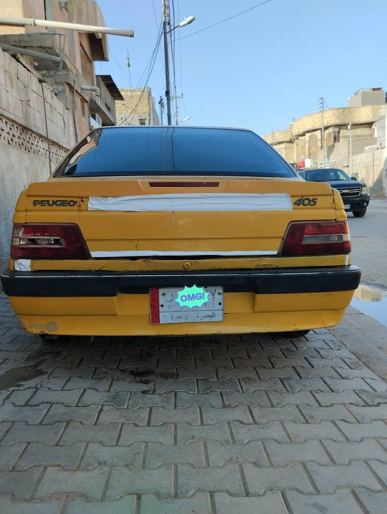 بيجو 405 موديل 2014 
محرك توني مجفت  الكير كفول  
كهربايات شغاله تبريد شغال تايرات نضاف 
السنويه ال27  رقمها بصرة الماني راعيها بالجنابي يريد تحويل هيئه وغرامات يمكن عليها 250 الف حسب ماكال راعيها  مكاني البصرة قضاء شط العرب السعر 15 وشراي يدلل ‏‪***********‬‏   متواجد واتساب او فيس البصرة, العراق
