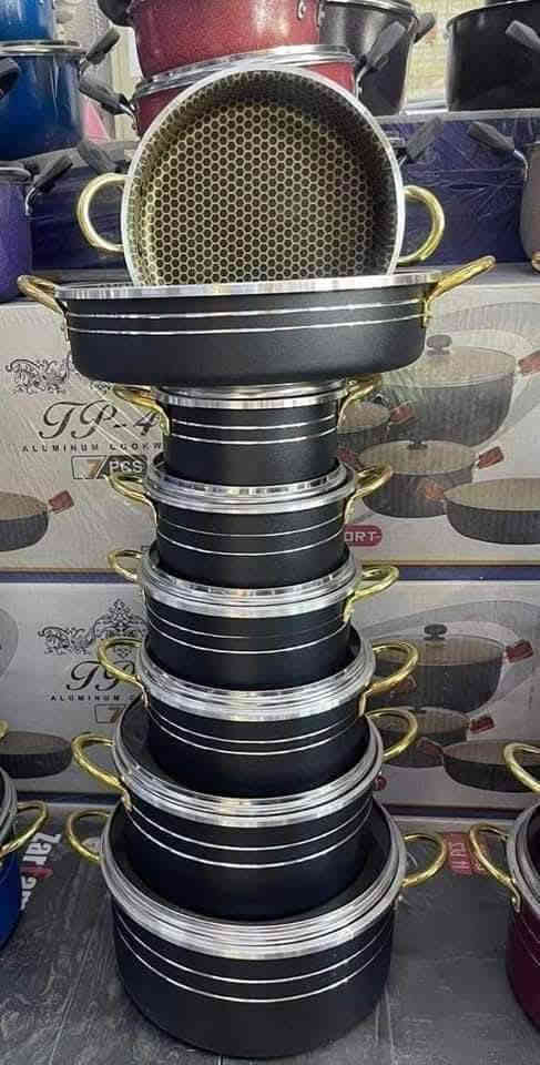 #عرض خاص #تحطيم الاسعار🔥
سيت كداري كرانيت خليه نحل الاصلي 8 قطع ثقيل 
زيتي ميلزك ولايحرك طعام ابد اليدات صب ذهبي

 #شرط الفحص قبل الاستلام 

6 كدورة 2 طاوات 

حجم 28 سم  ياخذ كيلوين 

#السعر  35 الف فقط 🥰 + #توصيل مجاني  

للحجز والاستفسار 
*********** الصفحه او واتساب ❤️
