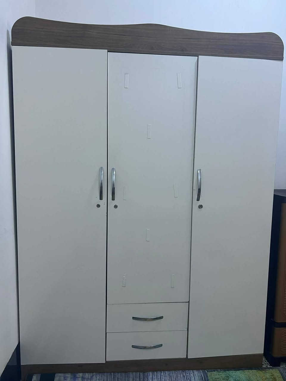 للبيع تخم مقاعد عشر سعر ٣٠٠ كنتور ١٥٠ وعنوان فلوجه قريه المختار رقم *********** للإستفسار
