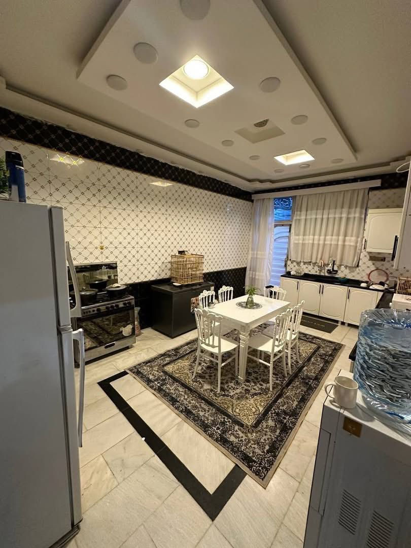 للبيع ✨
————
يعلن مكتب عقارات ابو انوار عن وجود دار طابقين للبيع منطقة التحسينيه مساحة 200 متر طابقين بناء 2020 وهو عباره عن 5 غرف منام وصالتين ومطبخ وصحيات وكراج  السعر المطلوب 
( 450 ) 
الاستفسار 
تصال على رقم هاتف
 *********** / عنوان لمكتب حي زهراء يم مستشفى نفط عقارات ابو انور 
————————————————
ملاحظة / لجميع زبائن عقارات ابو انور يتوفر جميع انواع العقار تجاري وسكني ويتوفر بنايات تجارية ومميز وبسعر معقول بوارد مميز جدا لبيع وايجار / يتوفر بيوت وشقق محلات طوابق مفتوحة لايجار ولبيع كذالك 
.
.
نستقبل جميع عروضكم عقارية لبيع وايجار
