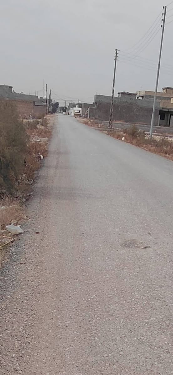 سلام عليكم عندي بيت مساحه 100متر زراعي سند 25 يتكون من غرفه ومطبخ وصاله وصحيات مكان البيت الكرغوليه  شارع ملاين عل شارع التبليط انتصل علا رقم السعر مناسب ***********
