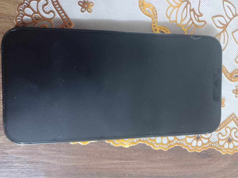 ايفوان 13 برو ماكس 128شرق اوسط كل على ابلاد اي شي ما مبدل بي  فقط البطارية معليها  100 مكانا بغداد الحرية 
رقم ***********
