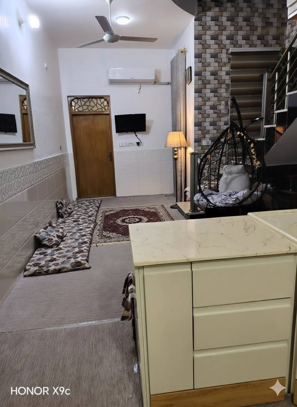 دار للبيع 
الموقع: منطقة الـ 50 ألف، شارع المجمعات
📌 خلف مدرسة اليقين الأهلية – خلف التجاري
📐 المساحة: 100 متر
🏠 الطابق: طابق واحد
🧱 البناء: جناي كامل
✨ موقع ممتاز وقريب من جميع الخدمات
📞 للاستفسار: ***********
