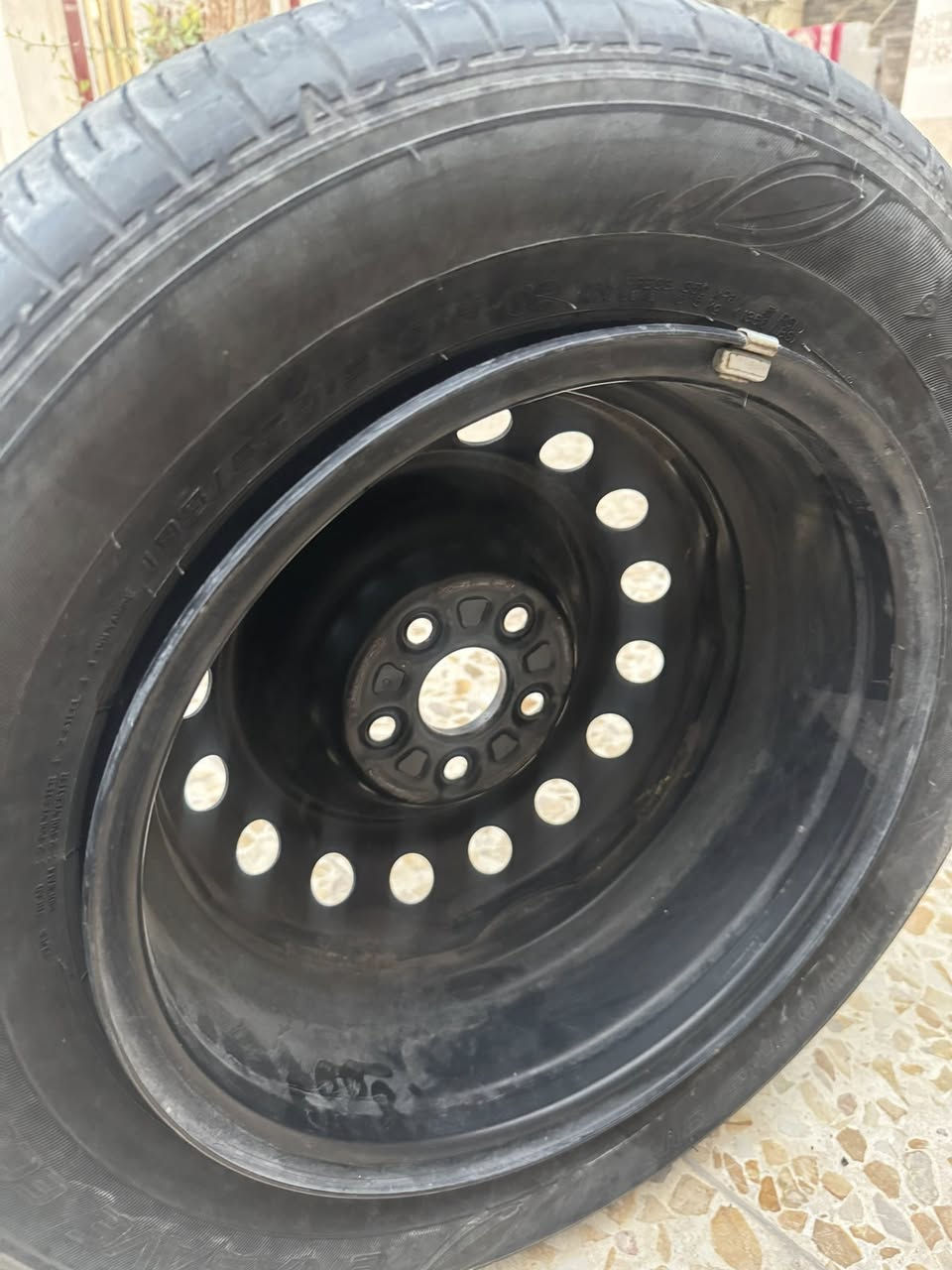 تايرات يابانيات اصليات تخم كامل 4 معه رنكات حجم 15 /195 اصليات 📍البصره الزبير السعر250 
***********
